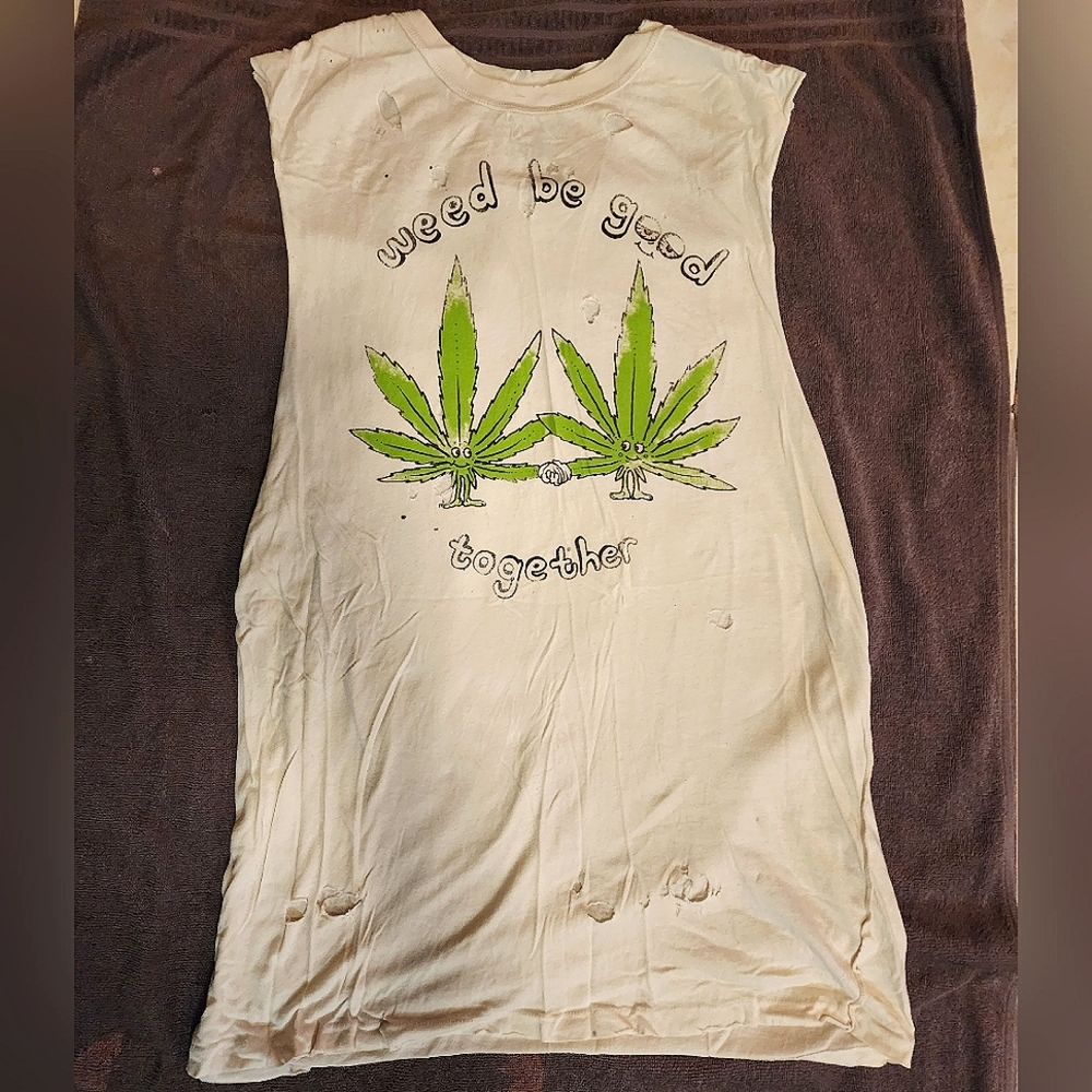 Unif Weed be good together distressed shirt size L